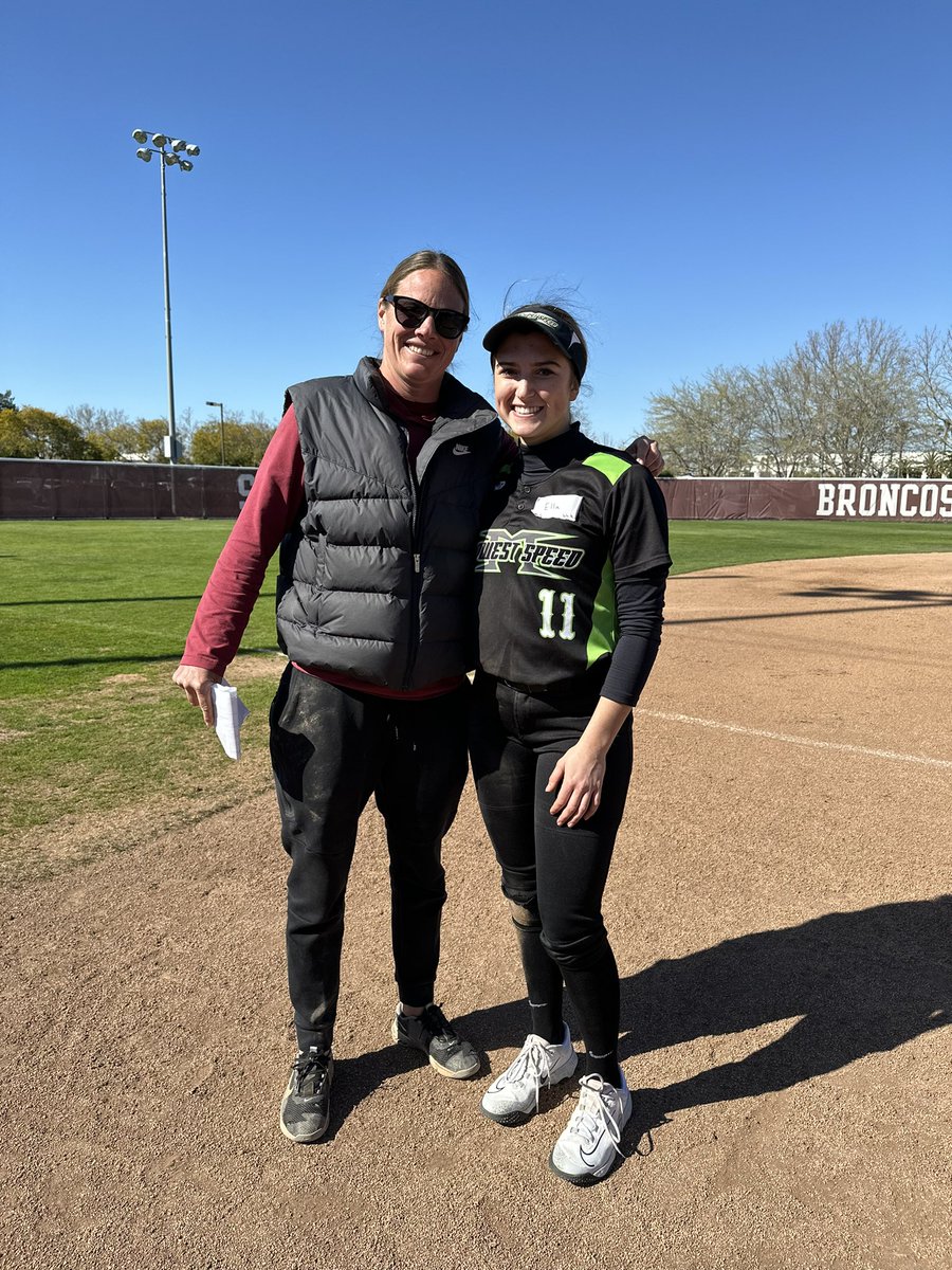 Had a blast under in the sun at the <a href="/SCUSoftball/">Santa Clara Softball</a> camp this past weekend. Thank you <a href="/GCarbonatto/">Gina Carbonatto</a>, <a href="/kristi_villar/">Kristi Villar</a>, and @jdeering25 for an amazing camp! Go Broncos!!!
