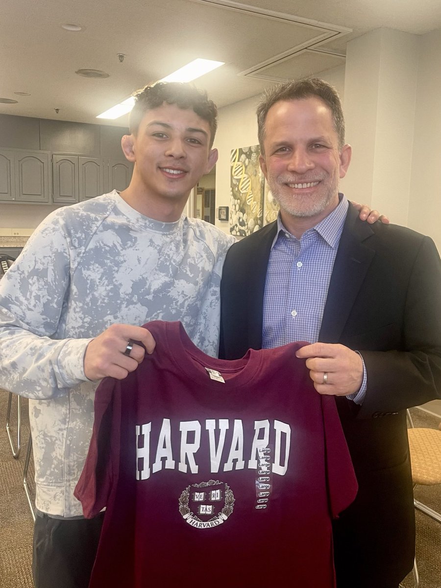 A brilliant scientist who was a wrestler in HS &amp; college, that’s Jon. So glad we could arrange a meeting w/ <a href="/PurdueWrestling/">Purdue Wrestling</a> champ <a href="/Matt_Ramos2/">Mavatar</a> - even if you did try to recruit him to Harvard! 
2/