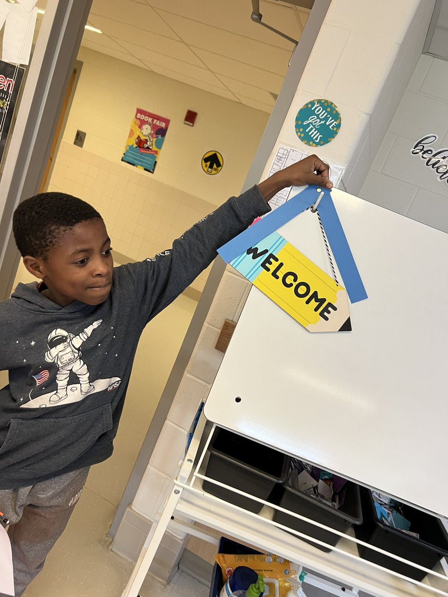 MackTeachesMath's tweet photo. Right, acute, obtuse? These angle hunters are beginning their exploration of angles and geometry. Protractors are next! @gwes_pta @PGCPSTAG @PGCPSK5Math @PGCPSCurriculum https://t.co/KxYZnf4nqH