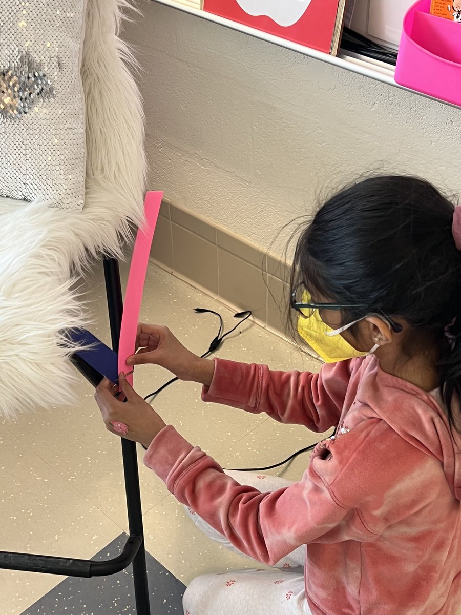 MackTeachesMath's tweet photo. Right, acute, obtuse? These angle hunters are beginning their exploration of angles and geometry. Protractors are next! @gwes_pta @PGCPSTAG @PGCPSK5Math @PGCPSCurriculum https://t.co/KxYZnf4nqH