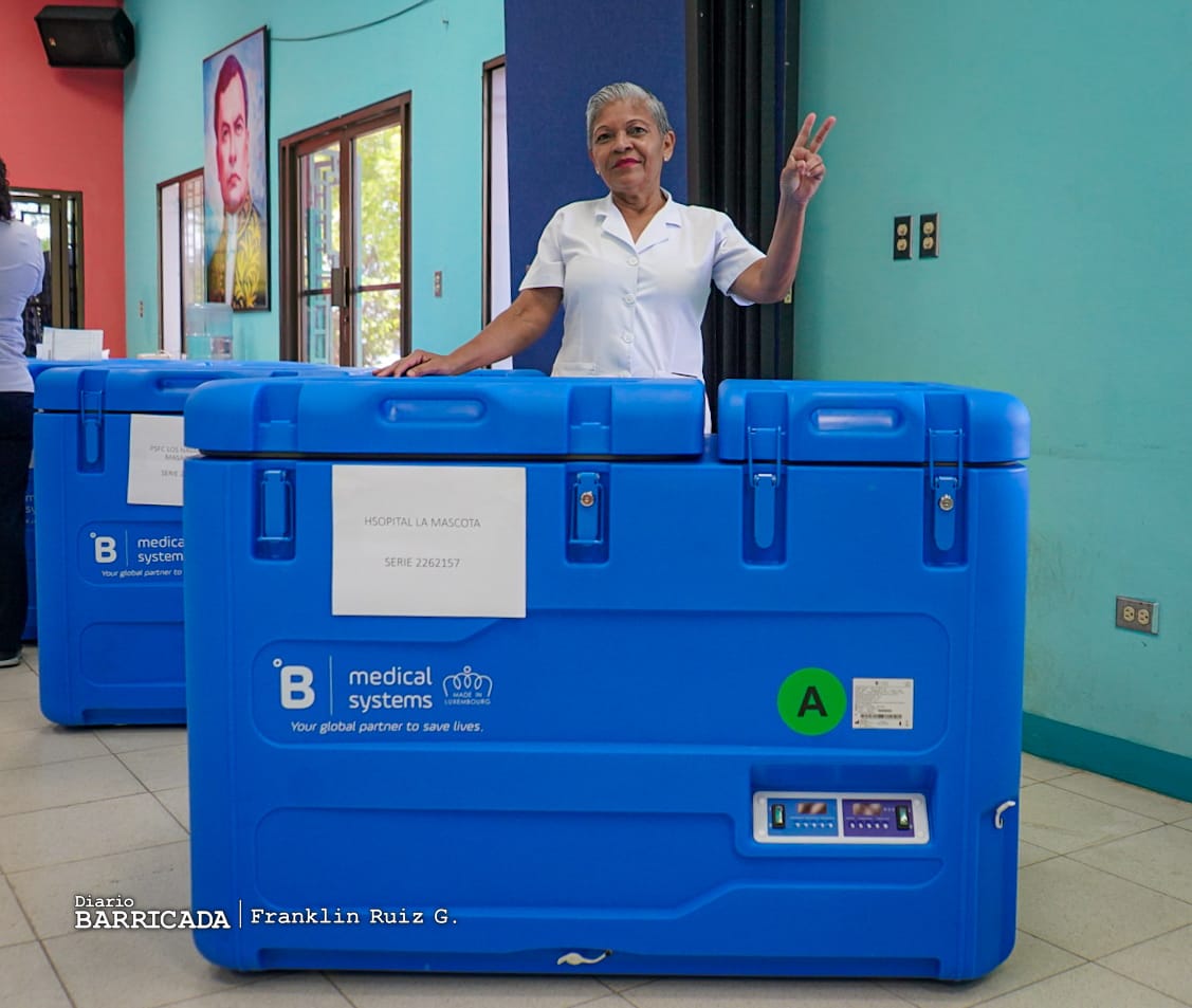 El @MinsaNicaragua entrego nuevos frigoríficos al SILAIS Managua para el resguardo de las vacunas.
El gobierno de Nicaragua mejora cada dia nuestro sistema de salud pública para todos los nicaragüenses.

#SaludEnFamiliaYComunidad