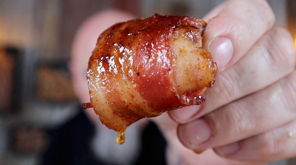 Chicken burnt ends are going to be the next big hit at your place, well if you decide to make them and share them with people they will be. Did I mention they were wrapped in bacon and bathed in BBQ sauce? Check them out here youtu.be/ltie0eZuhb4
#bbq #bbqchicken #Foodies