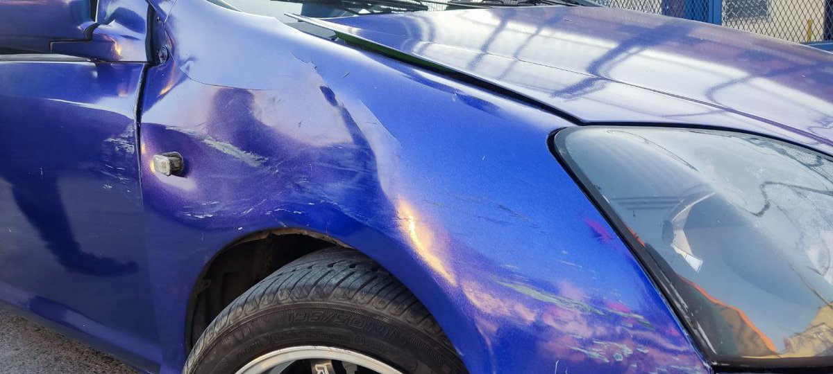 Denuncias_ES's tweet photo. #DenunciaCiudadana 

Reportan que el pick up placas P641-466, golpeó otro vehículo, no quiso bajarse para conciliar los daños, al contrario se dio a la fuga.

Un llamado a las autoridades para ubicarlo y hacerlo que pague por los daños causados. https://t.co/DnjnsVwHSw