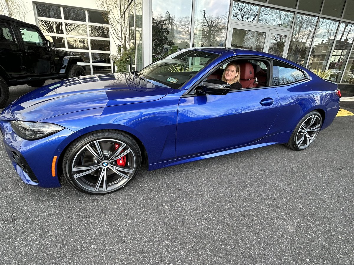 One of @MrsDoyleTweets @MuhlJuniorHigh students nailed it… #WorkHardGetTheCar
She has 100% earned this moment. I’m so thrilled I could surprise her with her first @BMW. ❤️
#UltimateDrivingMachine 
#BimmerLife 
@bmwofreading