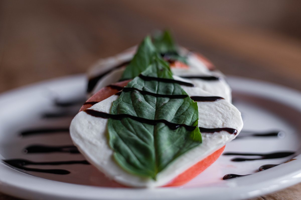 flyboybrewing's tweet photo. Caprese Salad ..  Yes please! https://t.co/C8LL59y3os