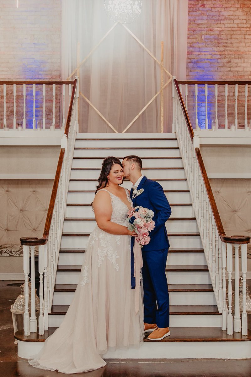 marissa_reining's tweet photo. I'M FREAKIN MARRIED 🥳

I love that for me 🥰 https://t.co/cJt3CjGyXo
