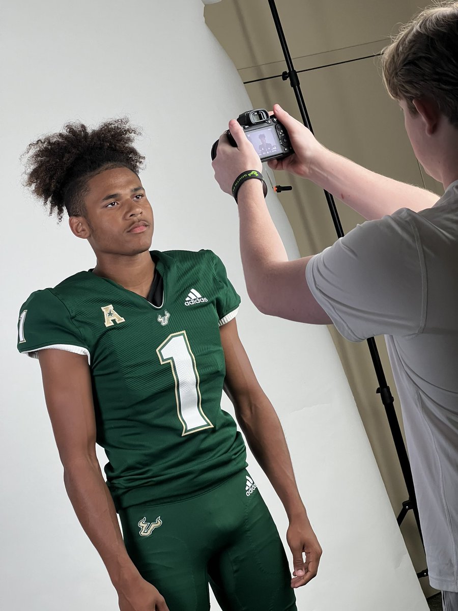 DillonOne_8's tweet photo. Thank you @USFFootball for the invite, I learned a lot and had a great time! I will be back!
@CoachGolesh 
@CoachJGordo 
@jared_peery 
@CoachCPatt 
@Bdale_Football 
@TheQBHouse 
@TheQBEngineer 
@QBUniverseQBU 
@Future4QB 
@FootballHotbed https://t.co/LdAMpDL7hS