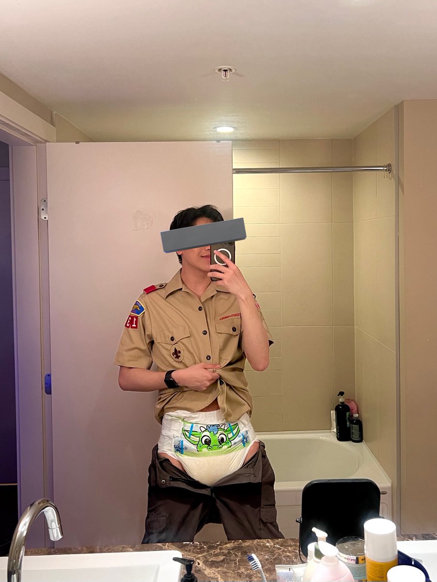 Did a thing 🥴
.
#abdl #PeekABU