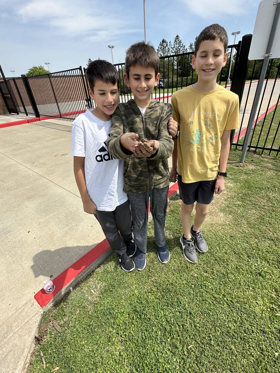 Mrs. Redmon tweet media