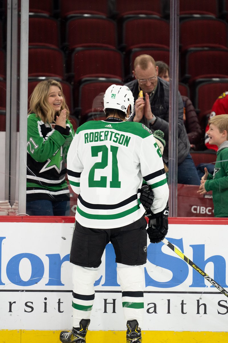DallasStars's tweet photo. A story in a few parts 🥹

@PNCBank | #TexasHockey https://t.co/4FIpxVahob