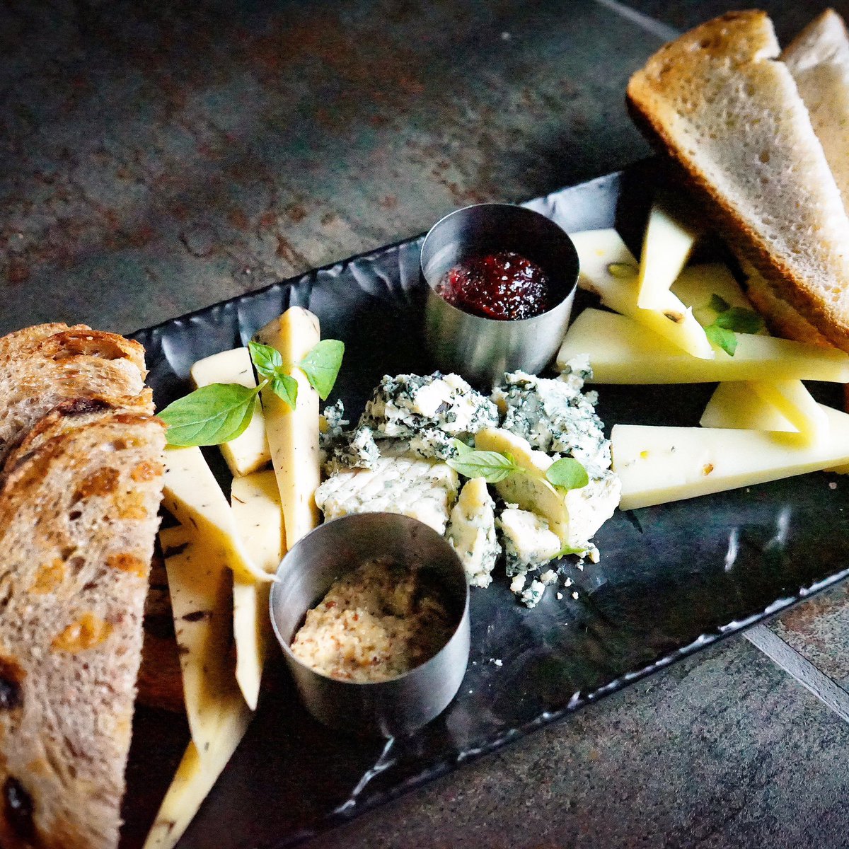 LostReefChicago's tweet photo. Wine and cheese after work? We know a place 😏
 
Reservations available at https://t.co/RoGJ0o742A but walk-ins welcome! #GetLost https://t.co/baa0DKlkdB