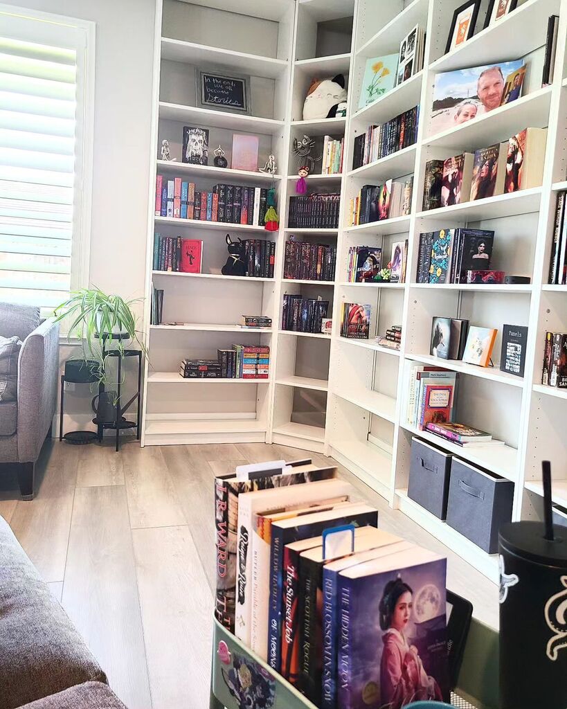 Just writing in my favorite spot in the house again. 🥰 #bookshelvesofinstagram #bookcollection #booklover #romancebookstagram instagr.am/p/CqWhmLTPii2/