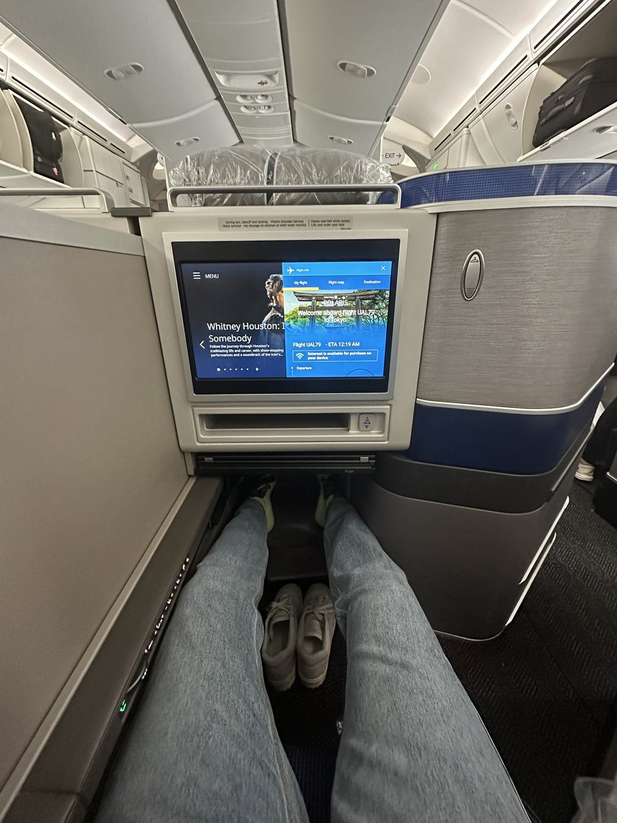 Japan bound for a few gigs 🇯🇵

Any Twitter fam <a href="/BoredApeYC/">Bored Ape Yacht Club 🍌</a> <a href="/doodles/">doodles</a> in the Tokyo, Osaka, Kyoto, Hiroshima area?

Would be super dope to link up 🫱🏻‍🫲🏼