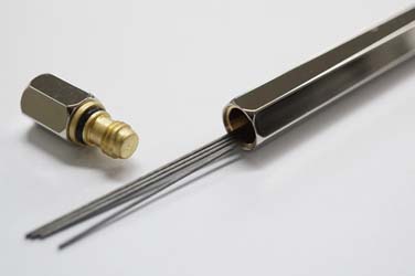 pentime0506's tweet image. 新商品情報。ワイスタジオ（物外）の真鍮シャープ芯ケース　YS-STAT-59　シャイニーシルバー　が入荷しました。送料無料です。pen-time.com/fs/pentime/yss… #ワイスタジオ #芯ケース #STAT59