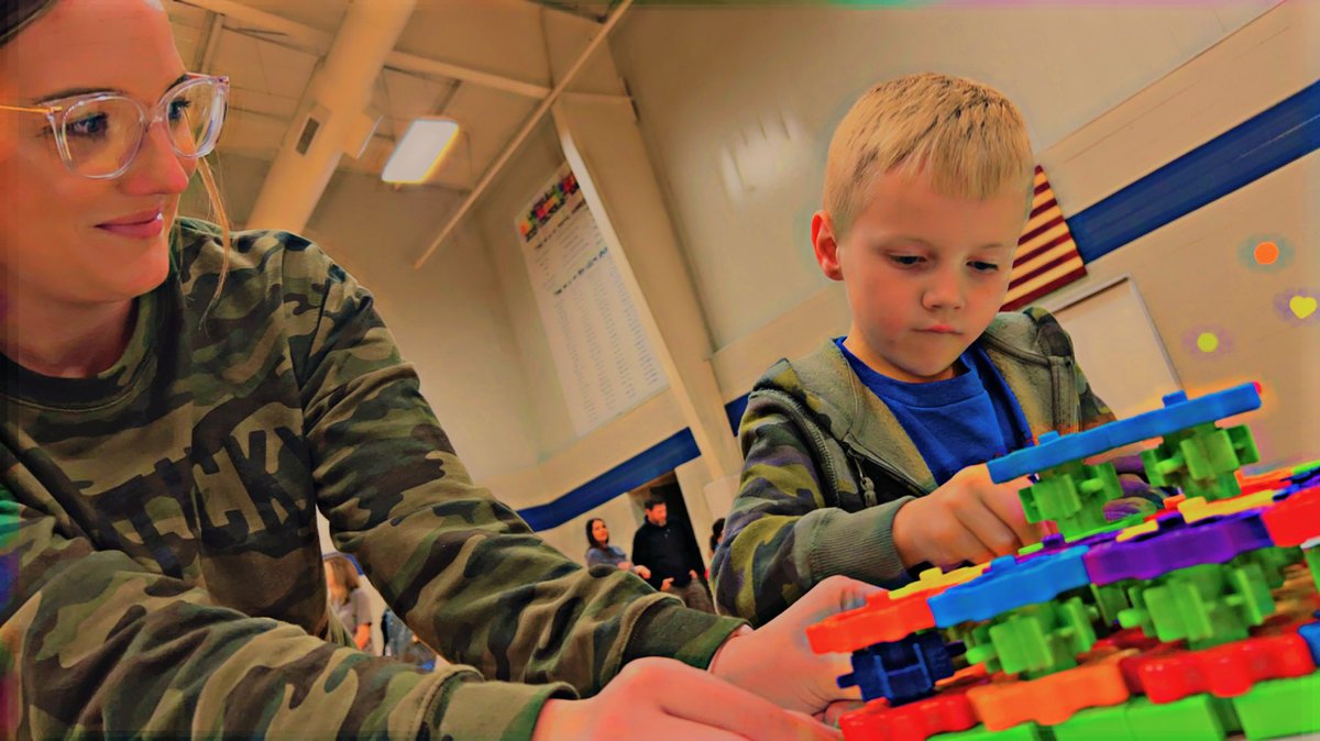 STEMLabOnTheGo's tweet photo. Spending my #Tuesday evening, with some amazing #Kentucky families, at #Whitesville Elementary School.
#HookedOnScience #MrScience #STEM #KYSTEM #KY #FamilyFriendly https://t.co/Zcab18xmud