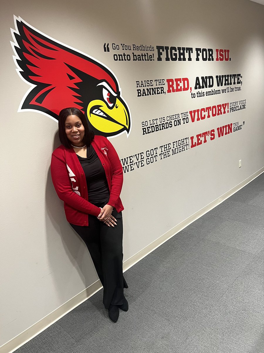 SubriaWhitaker's tweet photo. When @brittILSTU invited me to speak for her @leadilstu program back in November, I never could’ve imagined the outcome— or that it would turn into all that it has. 🥺

@IllinoisStateU is really starting to feel like a 2nd unofficial home for me, and I can’t wait to go back! ♥️ https://t.co/MuR2T1hQOz