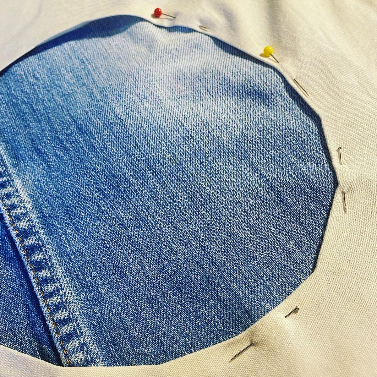 lmcordes's tweet photo. Finally dusted off (literally) the old sewing machine. https://t.co/qMRMe86esk
