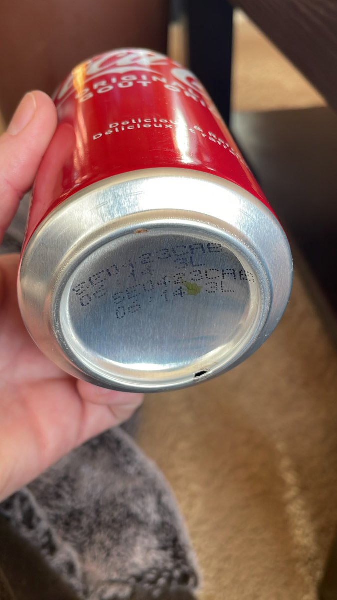kmo442's tweet photo. Empty can in the case ? @CocaCola #Cocacola #Coke #disappointed https://t.co/WZ2oe7wVyy