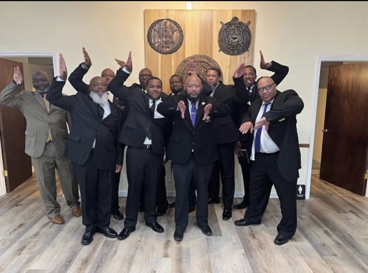 ChiChiOPPF's tweet photo. Welcome to the fold SPR 23’ “The Five Heartbeats of XX!” #KershawCountyQues #Mighty6D #OmegaPsiPhi #RQQ https://t.co/tMn3YmSo7o