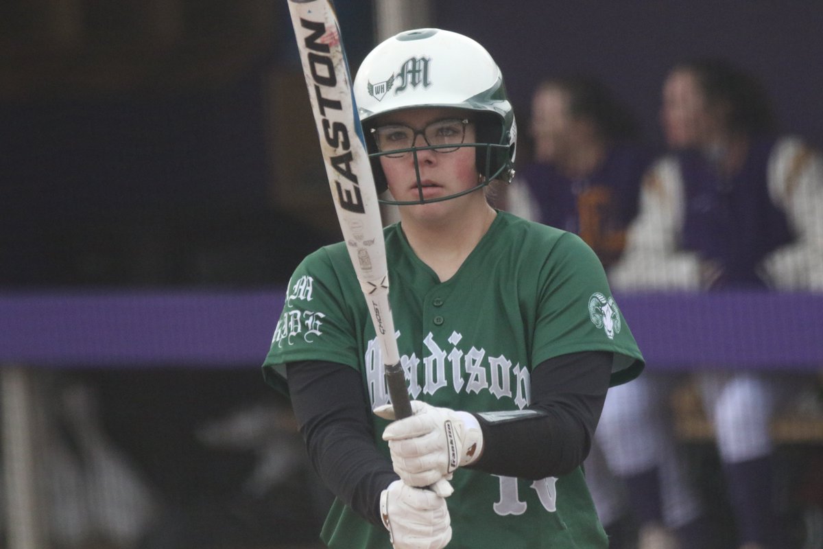 JakeFurr11's tweet photo. MNJ Photo of the Night!! @KyleighReiter earned the NJ Player of the Game Helmet Sticker as her two-out, two-RBI double in the seventh was massive in the Rams' 5-2 win over Lexington! She also turned a sweet double play to end a bases-loaded threat in the bottom of the 7th! https://t.co/dIR1nyh5j0