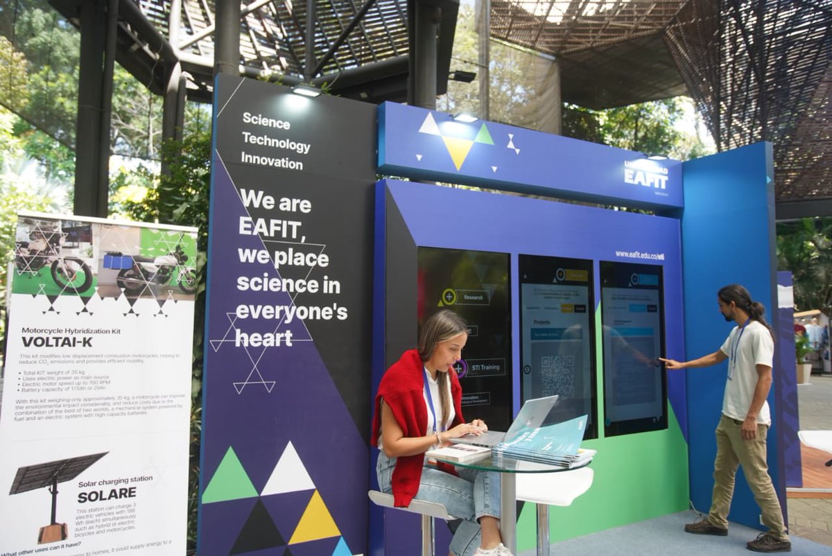 EAFIT's tweet photo. 📌Con más de 300 periodistas científicos de diferentes partes del mundo 🌍se vivió el segundo día de la Conferencia Mundial de Periodismo Científico #WCSJ23 que se realiza por primera vez en Latinoamérica. 👇🏼

#EAFIT hace presencia en este evento con la exposición del bote electrosolar Serena ☀️🚤 y un stand en donde compartimos los principales avances en #CTeI de la Universidad. 

@WCSJ23