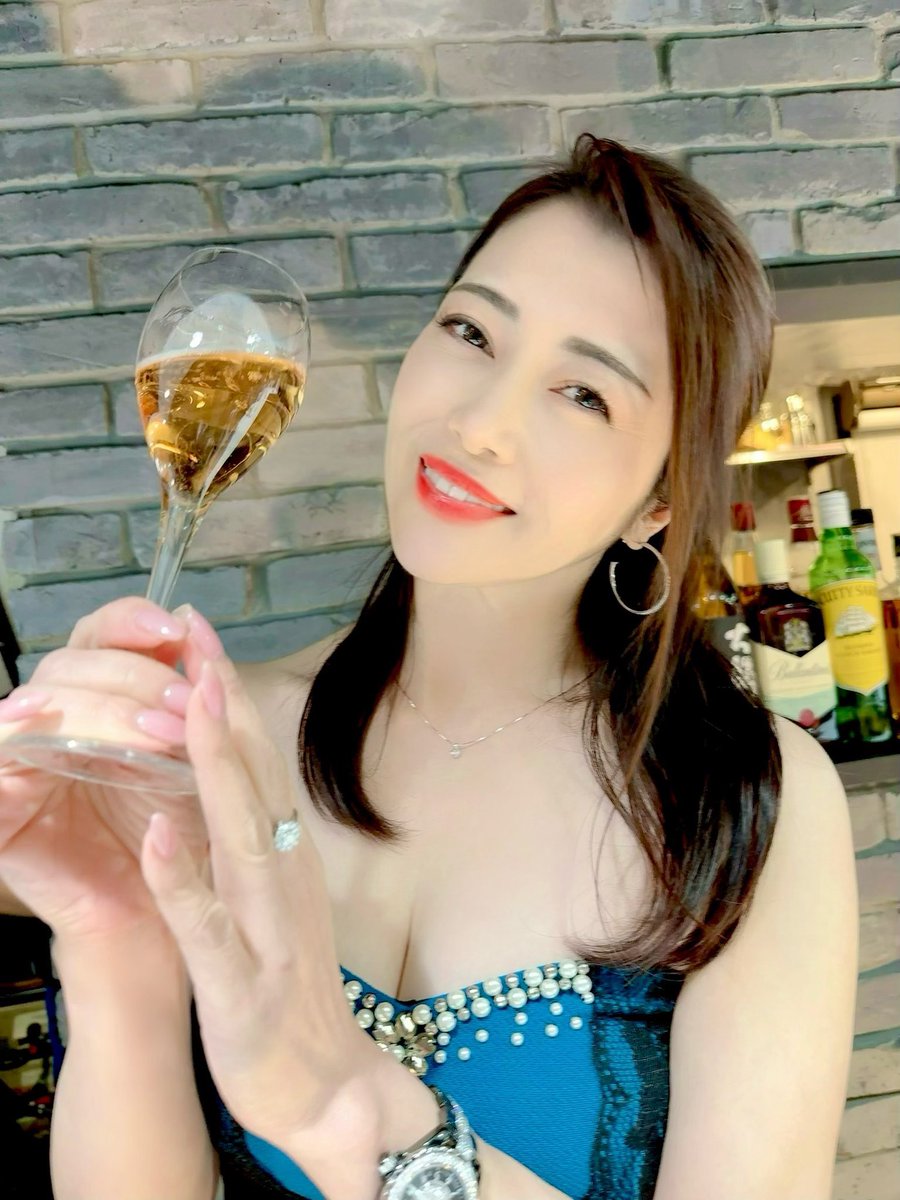 毎月第4火曜開催のバーMAKI東京、昨日ご参加下さった皆様ありがとうございました🍺🍾🍷🍶
来月は25日♪

来月15日に開催のmini BAR makiの予約開始は今夜です♡
昨夜からは、来月9日のバーMAKI大阪の予約開始しています☆

ご予約.お問合せ.イベント情報ご希望は、hojyoclub＠gmail.comにメールしてね https://t.co/8zz2WRoaRy