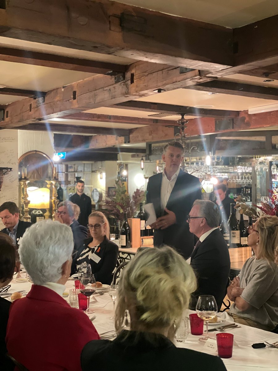 sally_nicholes's tweet photo. In support of families and children in Ukraine @WCFLCR and @unicefaustralia were honoured to host an evening of speakers including @UNICEF Global Spokesperson @1james_elder. Thank-you to all who attended and spoke at the evening #Ukraine #UNICEF #auslaw #familylaw @podesta_lesley https://t.co/LoiveRpFlj