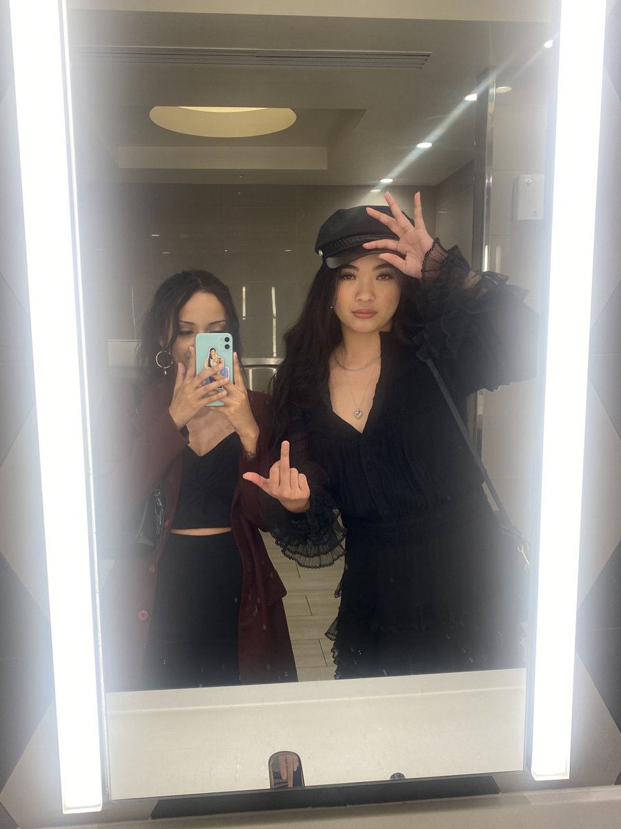jennig0d's tweet photo. Dang it’s true what they say about not posting as much because you’re happy living life, anyways here’s an update still sexy https://t.co/v52lPFH14M