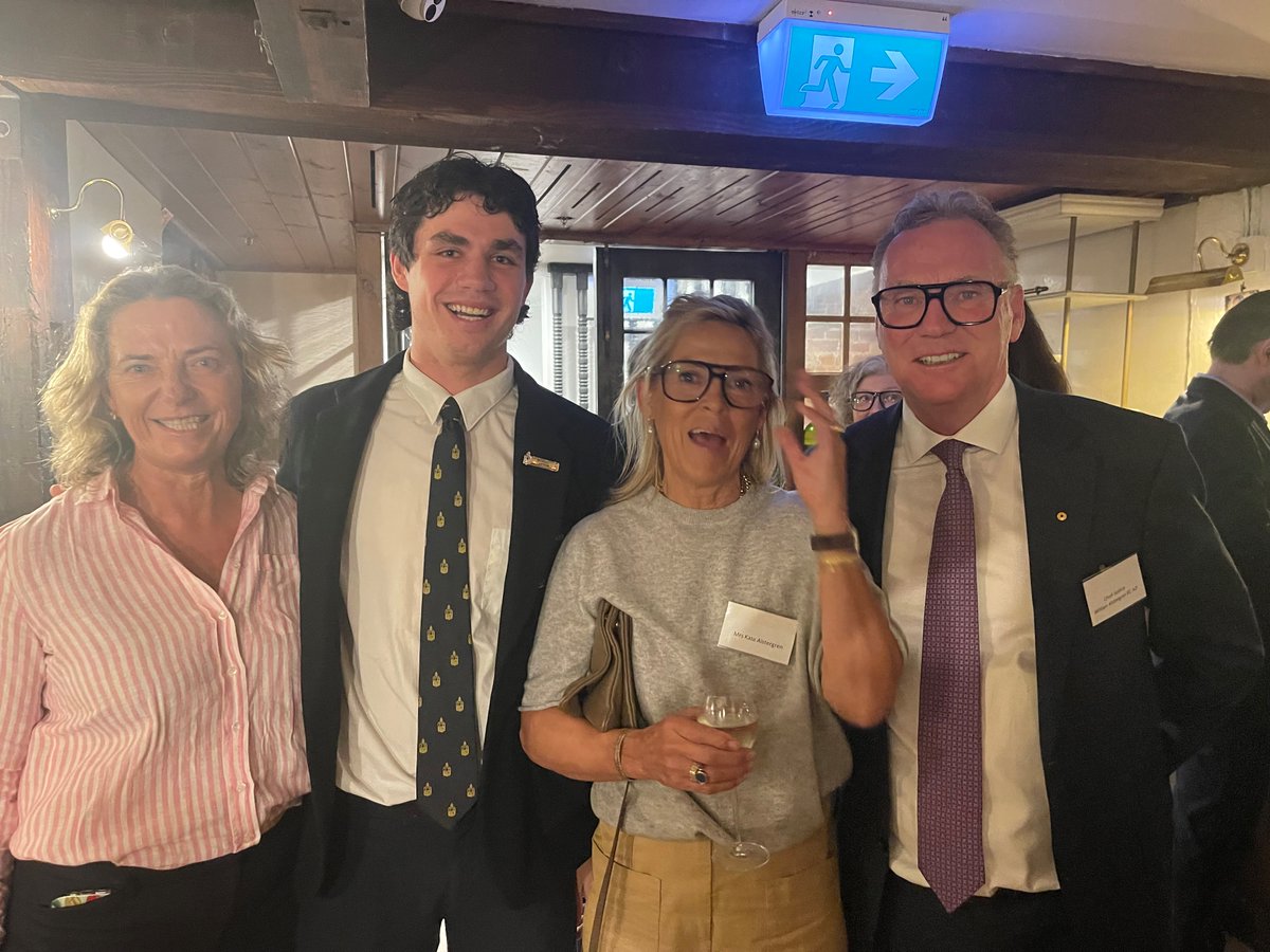 sally_nicholes's tweet photo. In support of families and children in Ukraine @WCFLCR and @unicefaustralia were honoured to host an evening of speakers including @UNICEF Global Spokesperson @1james_elder. Thank-you to all who attended and spoke at the evening #Ukraine #UNICEF #auslaw #familylaw @podesta_lesley https://t.co/LoiveRpFlj