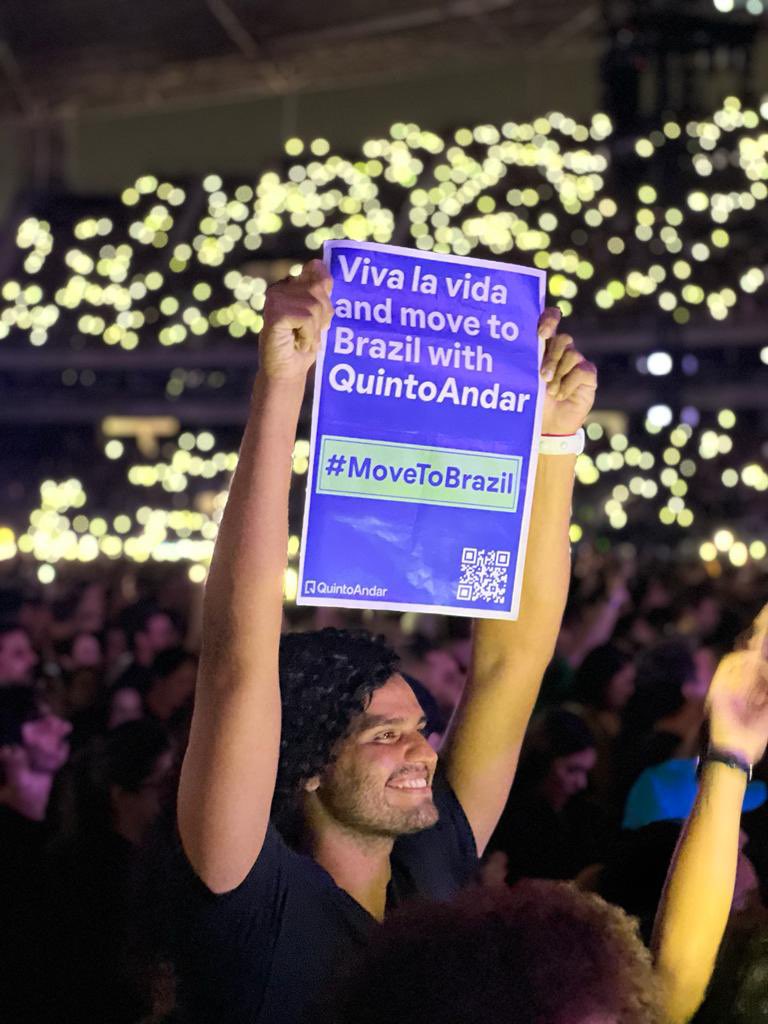 greengodict's tweet photo. 🚨 URGENT 🚨 vocalista do Jogo Frio dropped everything!! 🤯 foi visto comprando filtro de barro e changing his name para Cristiano Martins to #MoveToBrazil 🥹 @quintoandar o Brasil já adotou esse gringo, help him to find his own cafofo now 🙏 *publi https://t.co/Sl6rQXhtmg