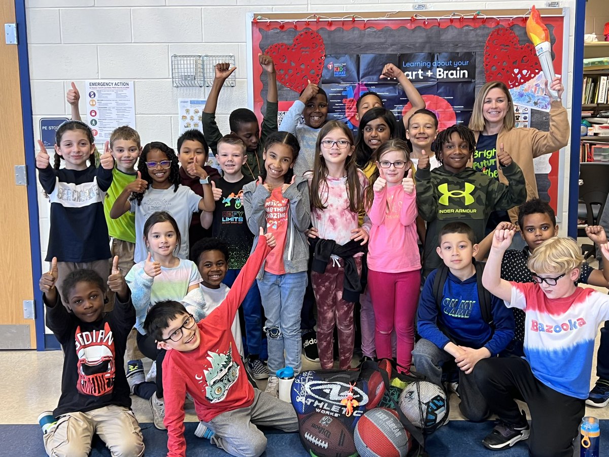 EpolitoMs's tweet photo. Winner 🏆 @KyleRWilsonES @gmhernandez12
Congrats to Mrs. Masters class for having the most participation in the @KidsHeartChall and  winning this bag full of recess equipment! Great job team! ❤️ https://t.co/rSa3Rgta3k