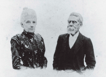 mdassisonline's tweet image. Fotomontagem de Carolina e Machado de Assis! Um registro único dessa importante figura da literatura brasileira ao lado de sua amada esposa. 📷❤️ #Iconografia #CulturaBrasileira #Imperdível 🇧🇷📚