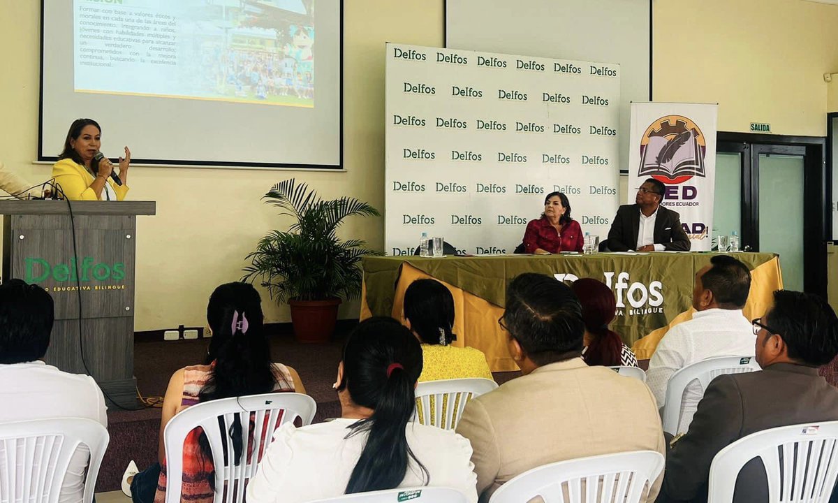AgustinLindao's tweet photo. 🔺 Como Presidente Nacional de la @RedEducadoresEc se realizó la firma del convenio con la U.E.B @delfos_ec con la finalidad de brindrar beneficios de hasta el 56% a los hijos de nuestros docentes en nivel inicial, básica, superior y bachillerato.

Seguimos forjando la educación con visión y excelencia.