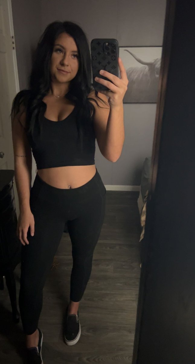 broyeagerr's tweet photo. guess my fav color.. https://t.co/YsSXtkwnNG