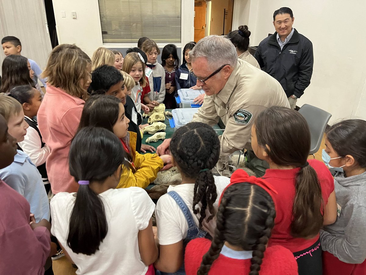 Monrovia Unified (@monroviaschools) on Twitter photo Our elementary school tours in Monrovia were truly unforgettable!
MUSD students had the amazing opportunity to visit government buildings and meet our city leaders. A special thanks to <a href="/MonroviaCA/">City of Monrovia</a> for helping us coordinate these tours. 🏛️👨💼🚌 #MUSDProud Our elementary school tours in Monrovia were truly unforgettable!
MUSD students had the amazing opportunity to visit government buildings and meet our city leaders. A special thanks to <a href="/MonroviaCA/">City of Monrovia</a> for helping us coordinate these tours. 🏛️👨💼🚌 #MUSDProud