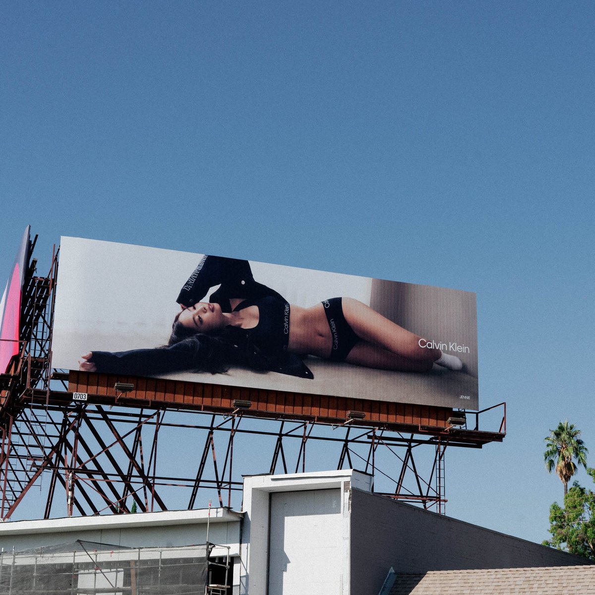 jenniekimcl's tweet photo. “Calvin Klein billboards with Blackpink's Jennie 'caused too many accidents'” 🥴😂 https://t.co/SBMOaniifG