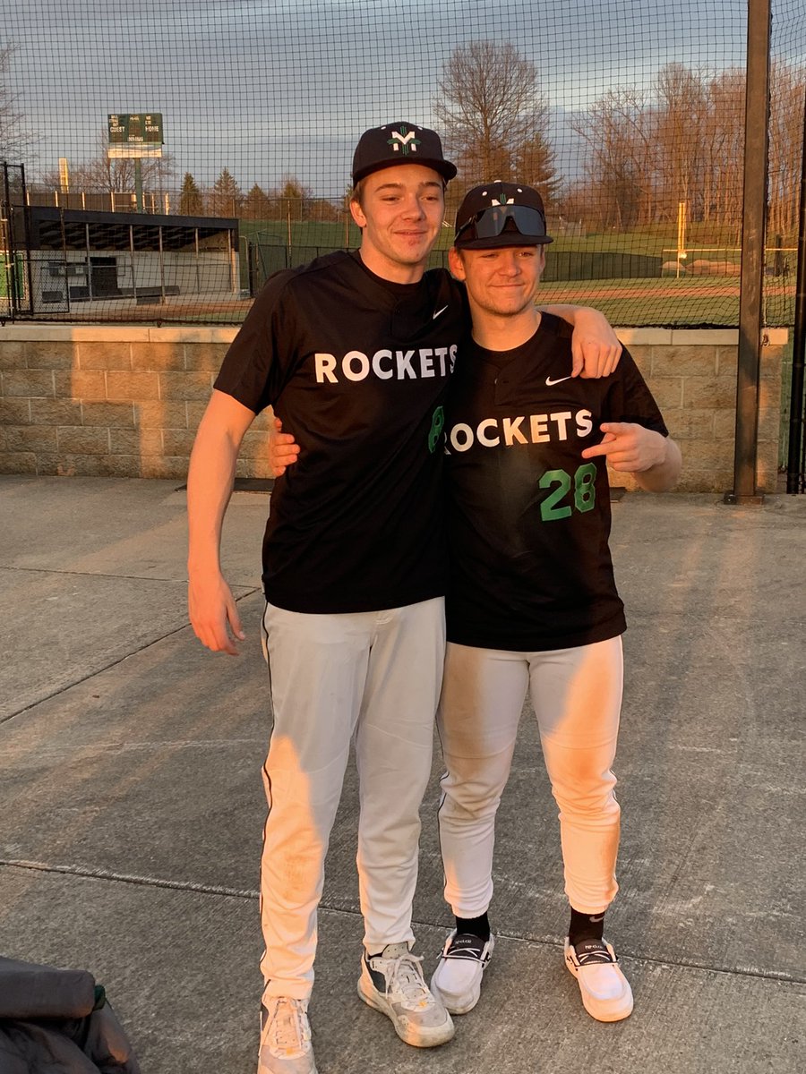 Coach41Md's tweet photo. Pitchers only throw 3-hit Complete Game victories when they’ve got a battery mate that commands the field like a general…Rockets win 9-3!
@Matt_Mitch9923 @jaydietz8 
@McNBase @McNAthletics
@CobaltBaseball 
#OldCobalts https://t.co/fYMnix3AX5