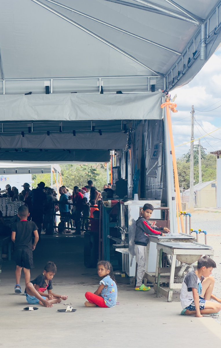 Davide Torzilli (@davidetorzilli) on Twitter photo Visitando a resposta humanitária para refugiados e migrantes venezolanos.
Precisamos da continua colaboração de todos os atores para enfrentar as crescentes chegadas.
#ComOsRefugiados #WithRefugees <a href="/OpAcolhida/">Operação Acolhida</a> Visitando a resposta humanitária para refugiados e migrantes venezolanos.
Precisamos da continua colaboração de todos os atores para enfrentar as crescentes chegadas.
#ComOsRefugiados #WithRefugees <a href="/OpAcolhida/">Operação Acolhida</a>