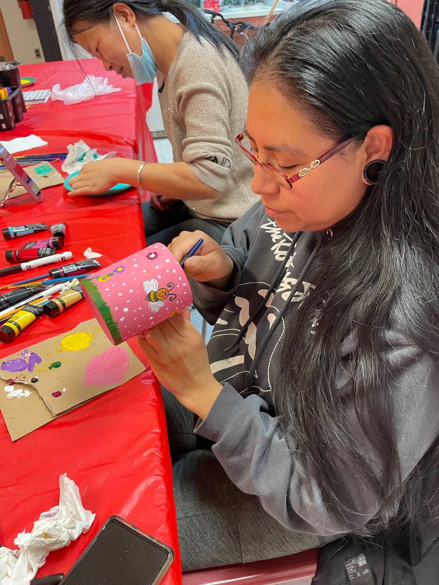 AnaNYCwriter's tweet photo. Art workshops @ps24brooklyn where parents connect and heal through art. #parentcoordinator #Brooklyn https://t.co/v7qNCsnQtn