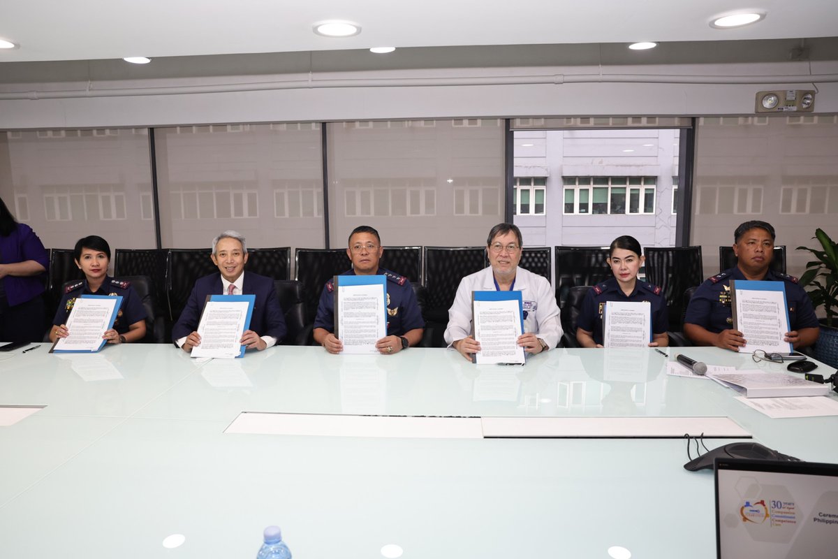 pnppio's tweet photo. PNP AND MMC FOUNDATION FORGE PARTNERSHIP FOR BETTER HEALTHCARE SERVICES FOR PERSONNEL

Read more: https://t.co/frLHgMYxtk

#LifeIsBeautiful
#KaligtasanNyoSagotKo
#TulongTulongTayo
#MKKequalsK
#PNPKakampiNyo

https://t.co/txtYyrimqG
https://t.co/Et8tu51evU
https://t.co/5VdvBt96eC https://t.co/qIoMiWrTsu