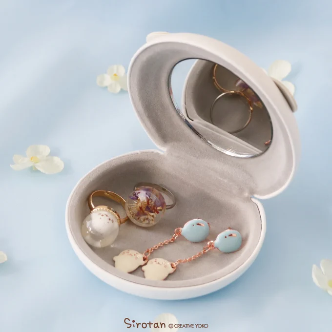 アクセや小物をかわいく収納■アクセサリーケースしろたん型がかわいいアクセサリーケースが登場!お出かけやちょっとした旅行に活躍ミラーつきなのもうれしいネットショップはこちら▼ 
