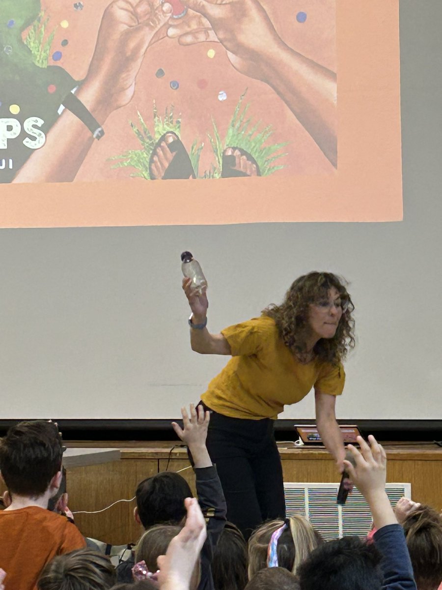 ScennaRebecca's tweet photo. More pics of @alisongoldberg presenting today at HHS on her book, Bottle Tops The Art of El Anatsui. An inspiring and meaningful book and presentation! What can you turn into art from your world? @MrsWyland_HHS @LPS_Fennessy @CPerrySTEM @superkvogel @HHSPTOLynnfield https://t.co/Tg8mffEumE