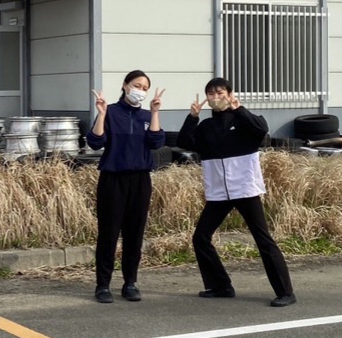 S_U_A_C's tweet photo. 名前：小宮沙菜（新2年）
好きな車：コペン
一言：こんにちはー！
ひたすら犬と韓国アイドルと旅行が好きな外国語学部の2年生です！年がら年中旅行してます😚
車���まあまあ好きなのでいっぱい語りましょう～！年下の男の子も女の子も大好きなので新入生待ってます♡ https://t.co/OQIUQ3ym70