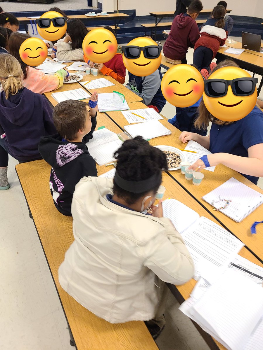 mijemorkysav's tweet photo. Check out these @VialCC_Vikings 5th graders looking for evidence of adaptation and whether 5 fingers really are better than 4. ❤️ the excitement and the conversations had by these kiddos!#GISDscience #HandsOnScience https://t.co/bDdJ1yvLLX