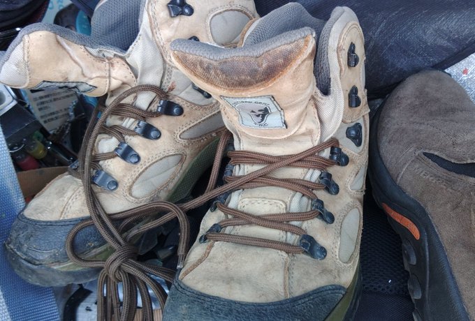 サバゲ復帰する時買ったパチ装備メーカーが出してたメレルのソウトゥースのパチ…レプリカ。速攻でソール剥がれたけど直してからまだ使えてる。尚、実物も持ってるw 