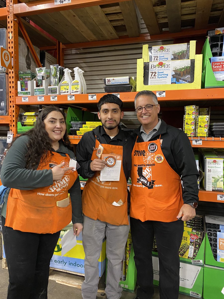 Ivan bring recognized by Knott with RVP Badge for his great dept standards and OSA! - appreciate you!