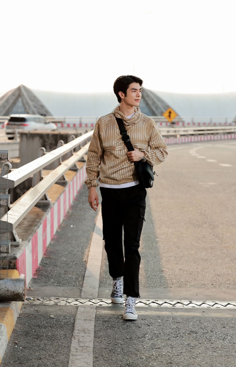ELLE MEN Thailand (@ellementhailand) on Twitter photo ให้กี่คะแนน? สำหรับแอร์พอร์ตลุคของมาย-ภาคภูมิ <a href="/milephakphum/">mile phakphum</a> ในโททัลลุคจาก@dior เตรียมพร้อมเดินทางไปชมแฟชั่นโชว์ Dior Women's Fall 23 ที่จะจัดขึ้นในวันที่ 30 มีนาคมนี้ ณ มุมไบ ประเทศอินเดีย
#ELLEMENnews
#ELLEMENthailand
#DIORFALL23 ให้กี่คะแนน? สำหรับแอร์พอร์ตลุคของมาย-ภาคภูมิ <a href="/milephakphum/">mile phakphum</a> ในโททัลลุคจาก@dior เตรียมพร้อมเดินทางไปชมแฟชั่นโชว์ Dior Women's Fall 23 ที่จะจัดขึ้นในวันที่ 30 มีนาคมนี้ ณ มุมไบ ประเทศอินเดีย
#ELLEMENnews
#ELLEMENthailand
#DIORFALL23