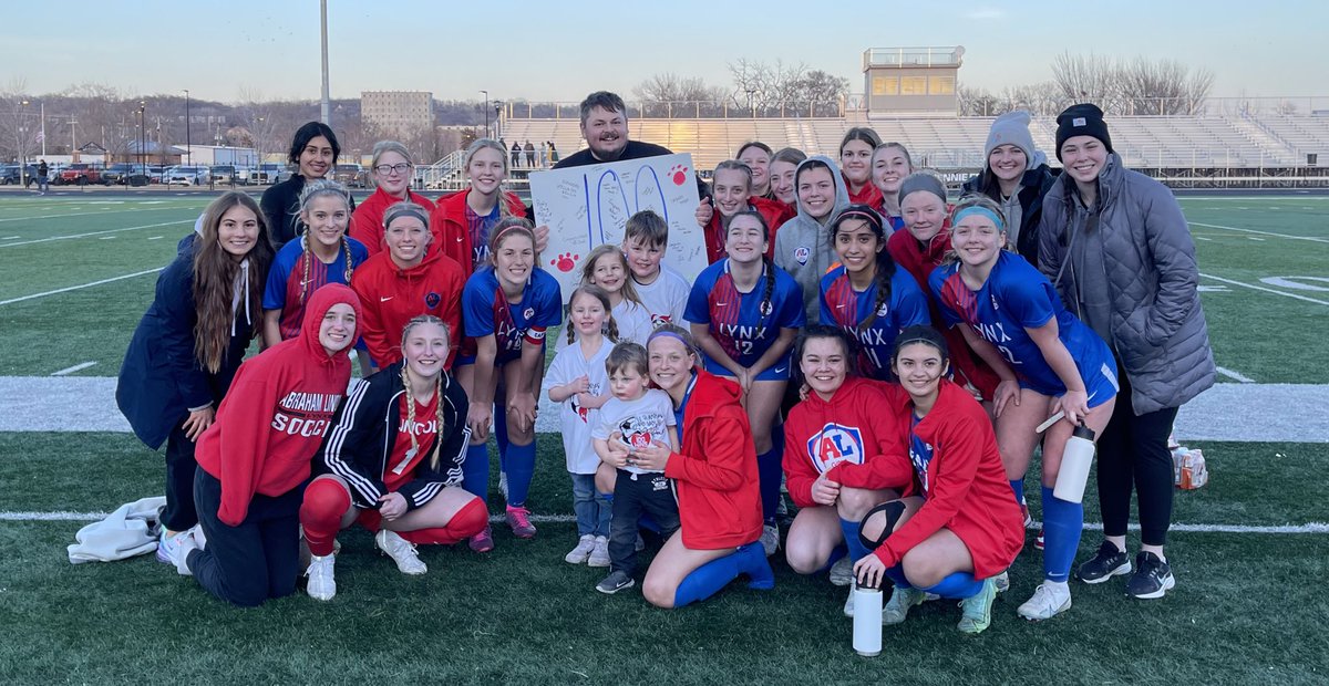 THANK YOU to the players for the surprise celebration of the Lynx 100th win while I was at the helm!
Many talented and hardworking kids &amp; asst. coaches poured blood, sweat, and tears to make it happen! Thank you!
Thank you to Jeff Novotny and Andy Ruff for giving me a chance!
