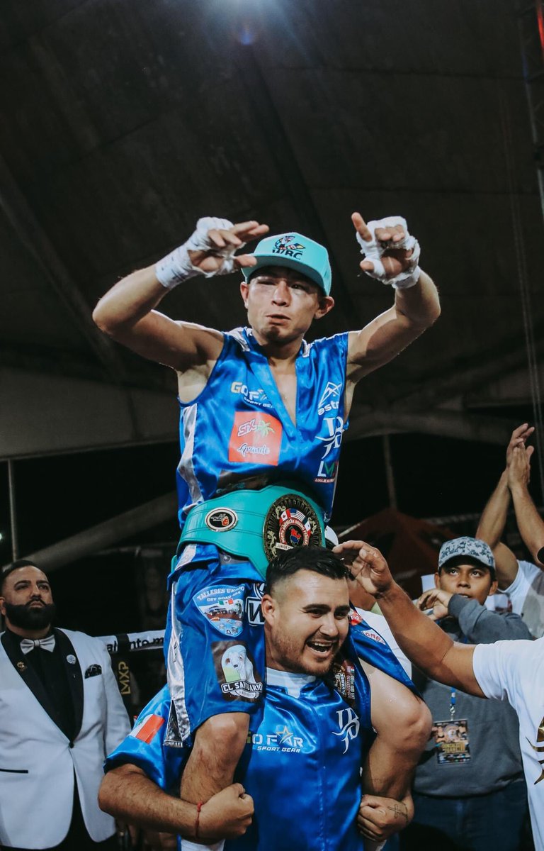 marcadornay's tweet photo. El boxeador nayarita Josue “Peñas” Burgueño logró conseguir el Campeonato Internacional NABF Jr. peso mosca ante Lorenzo Smith por decisión unánime.

📷: @LeduRivera https://t.co/HTcYM8WNqs
