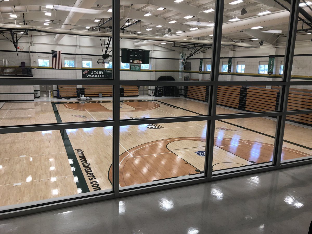 after amazing visit with <a href="/CoachBradHoyt/">Coach Brad Hoyt</a> and john wood  i am Blessed to receive my first offer from john wood #Flighthoops 
#mexicobasketball #JUCOPRODUCT